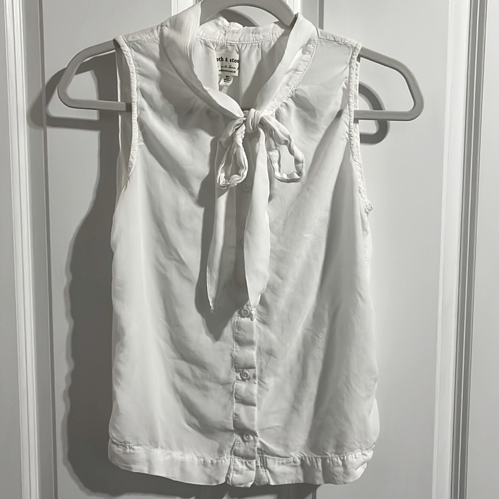 Anthropologie white sleeveless blouse with bow tie